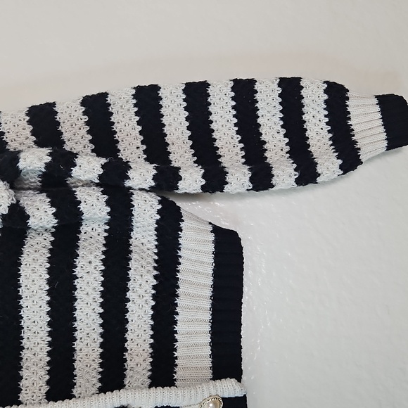 Chic Striped Black and White Cardigan - Picture 6 of 12